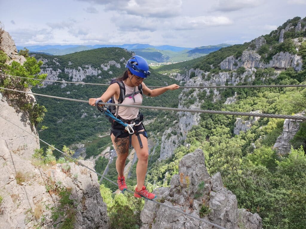 Via ferrata Thaurac dans l'Hérault, parcours aérien et varié.