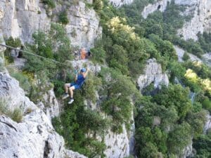 Via ferrata Thaurac dans l'Hérault, parcours aérien et varié.