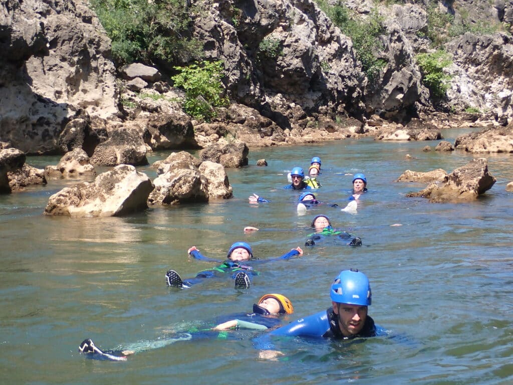 Canyoning Montpellier, le canyon du diable et ses nombreux passages en floating !