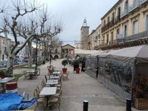 La place centrale de Saint-Jean-de-Fos, au repos pendant l'hiver !