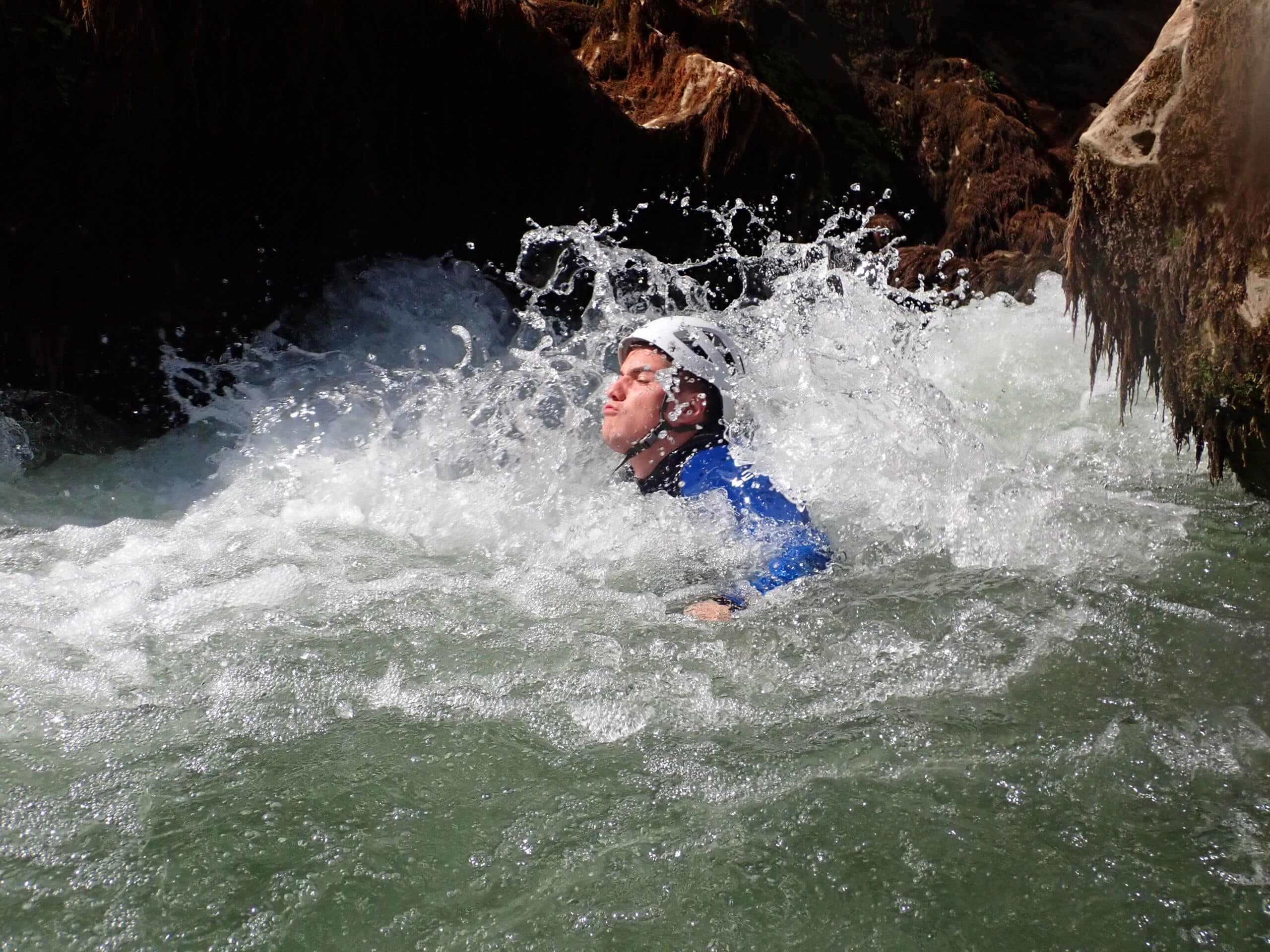 Canyoning und Wildwasseraktivitäten in den Schluchten des Hérault. Super Wasserstand!