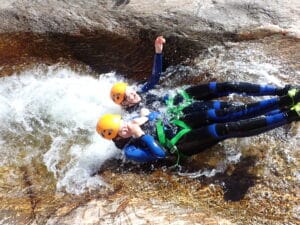 Canyoning pour débutant dans le massif du Caroux, Le canyon du Rec grand, un florilège de toboggans naturels.