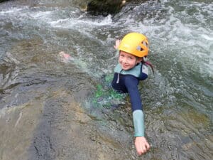 "Floating" dans le canyon du diable, notre star du canyoning pour débutant.